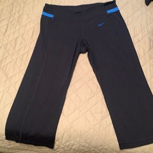Nike capri running yoga pants